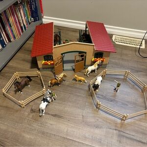 Schleich jumping set and barn